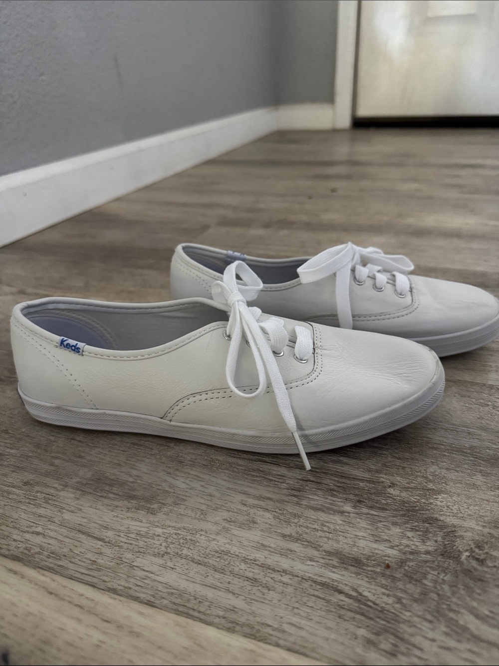 Keds White Leather Size 8 - Picture 3 of 8